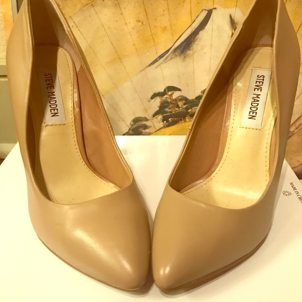 Steve Madden tan heels
